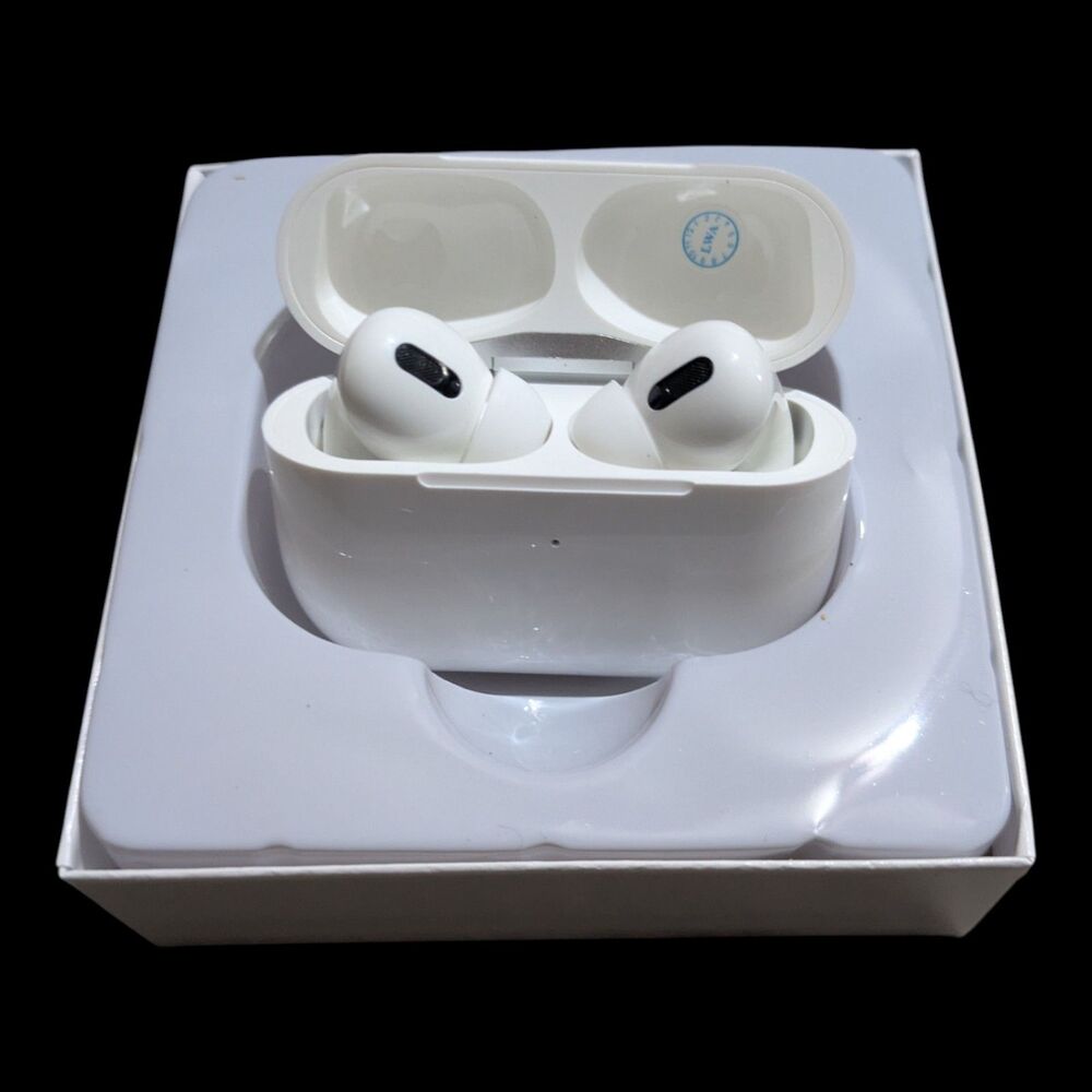 Wireless Earbuds w Charging Case & Cable